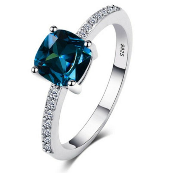 New Beautiful Silver Princess Cut Blue Topaz Ring